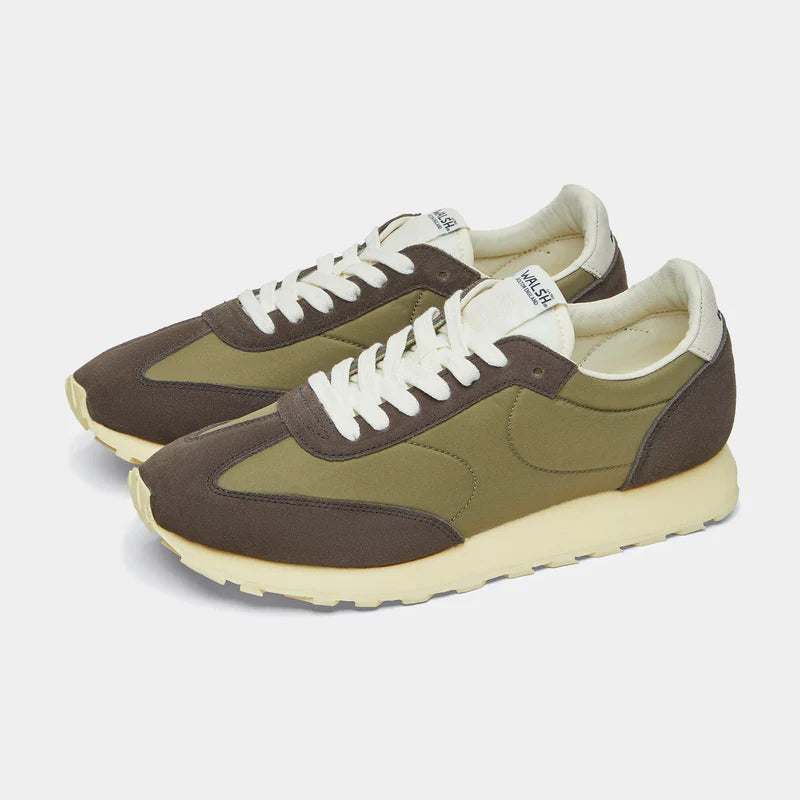 Front view of the Thames collection in Brown and Dark Brown, featuring a wide toe box and smooth artistic silhouette